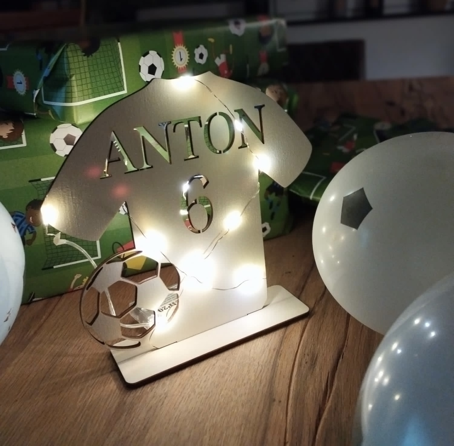 Fußballtrikot Aufsteller personalisiert