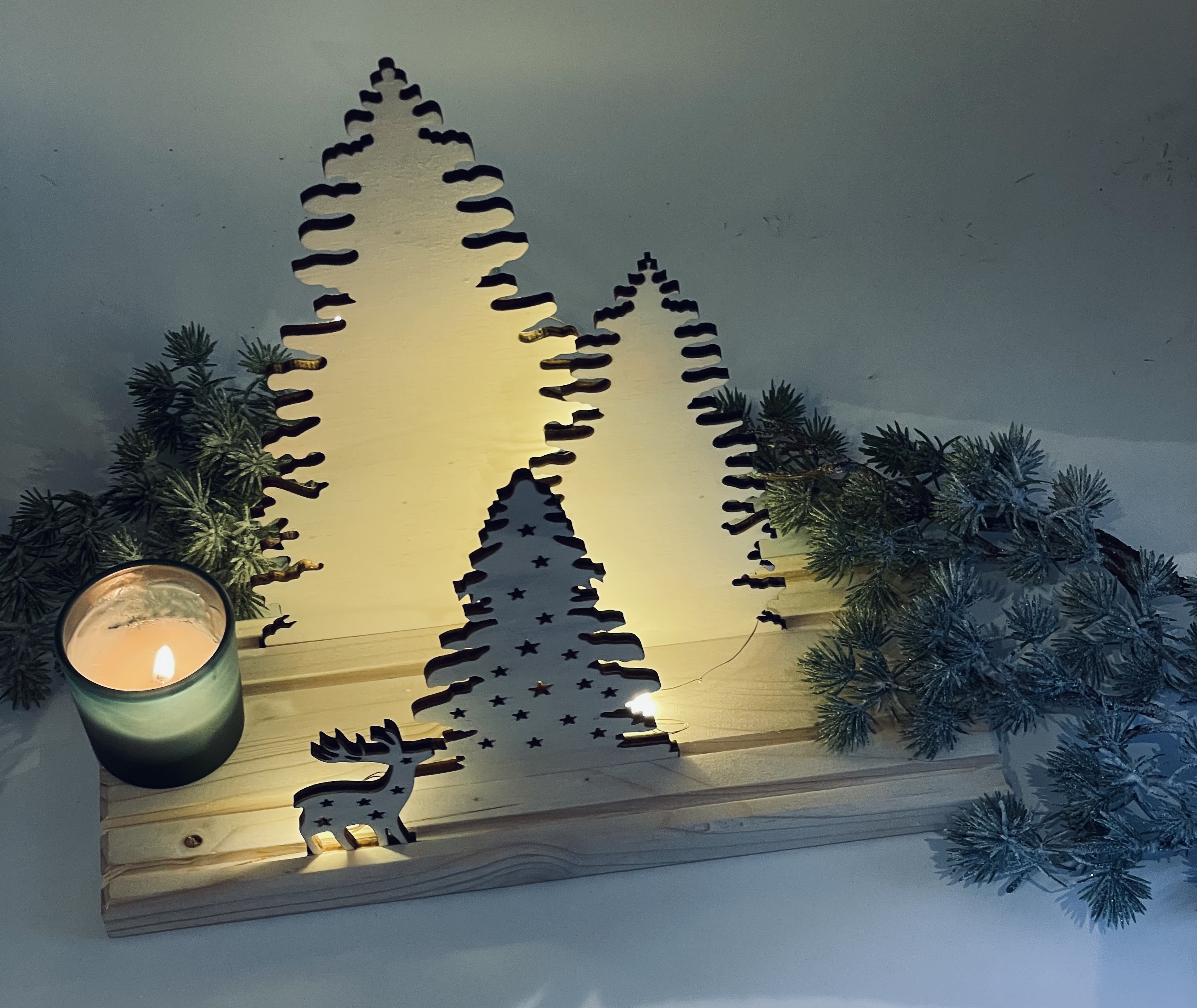 Dekoleiste Winterlandschaft