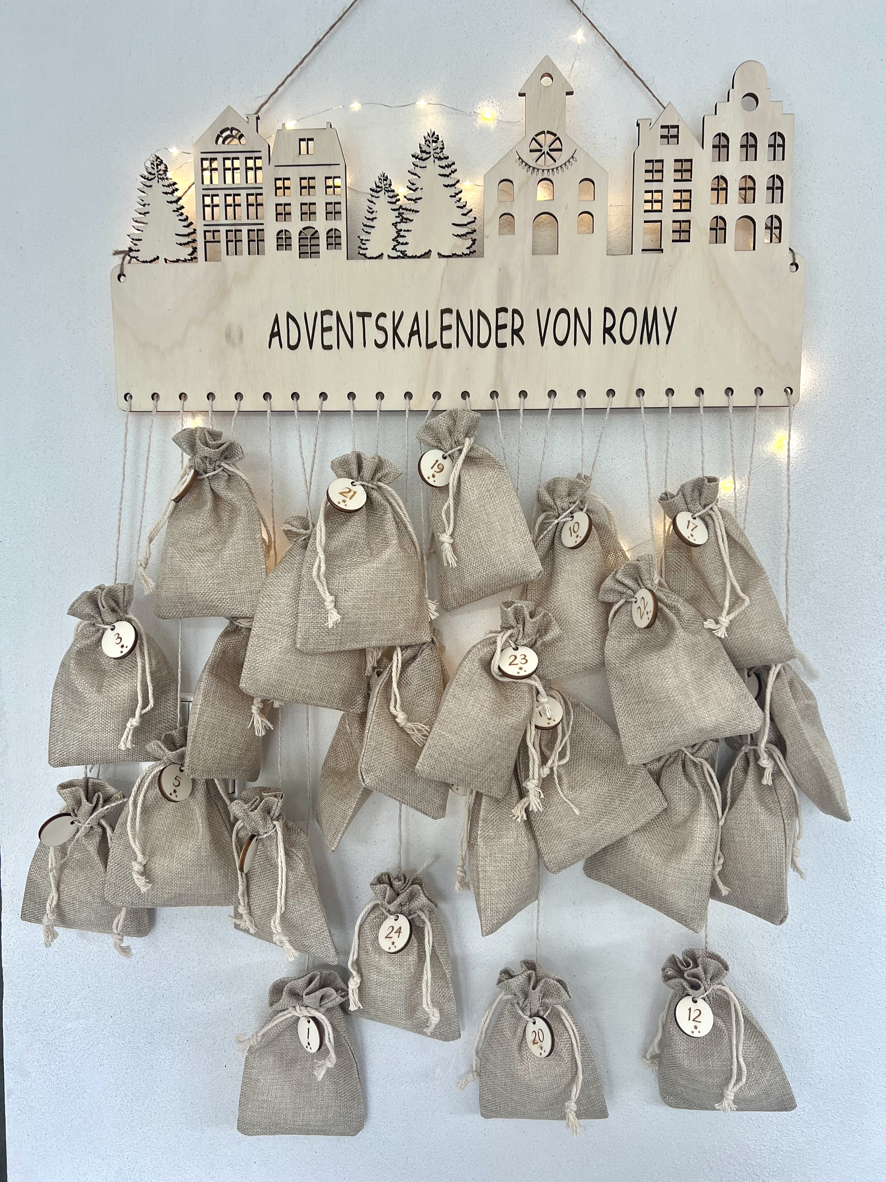 Adventskalender aus Holz personalisierbar