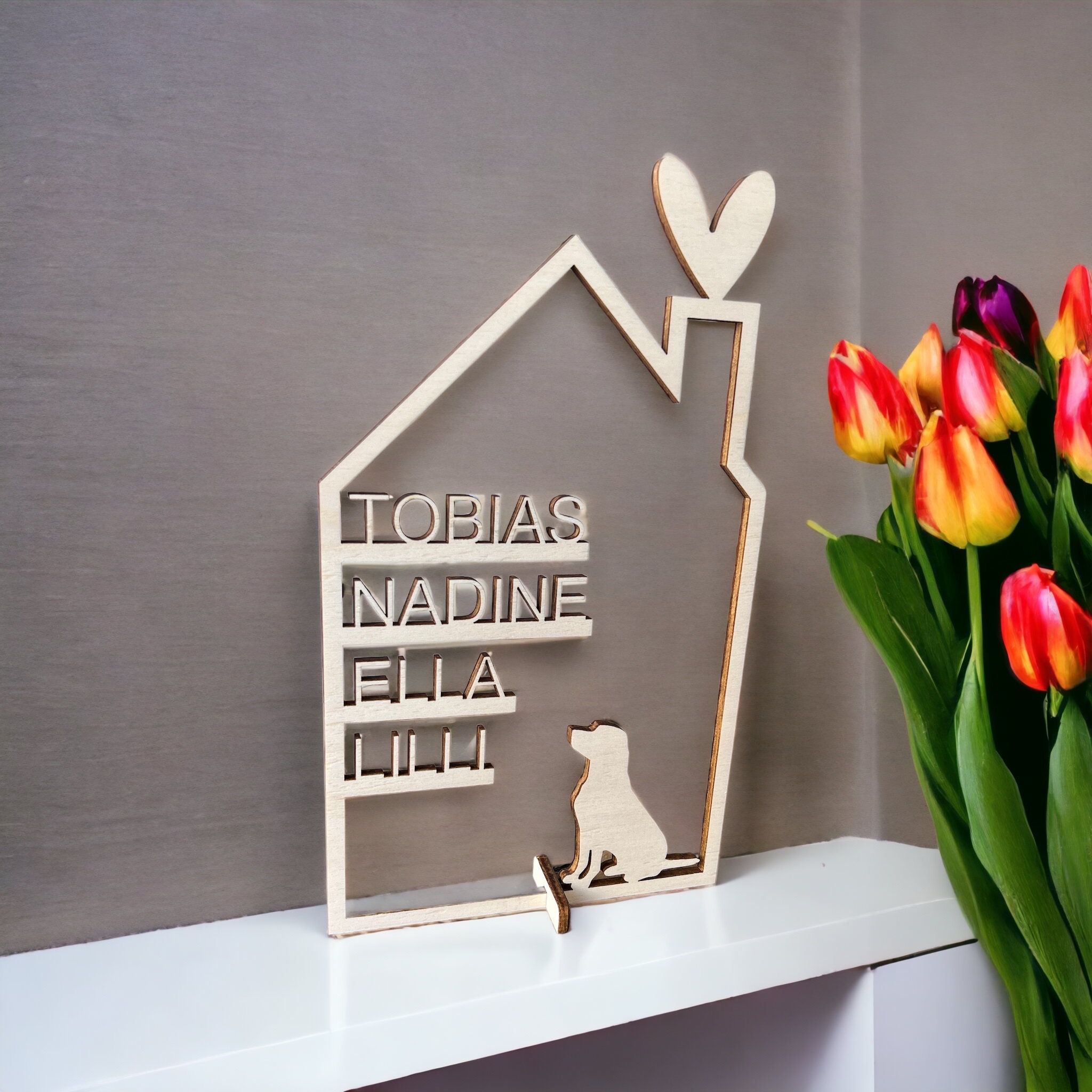 Haus mit Namen - Holzhaus personalisiert - Familienhaus