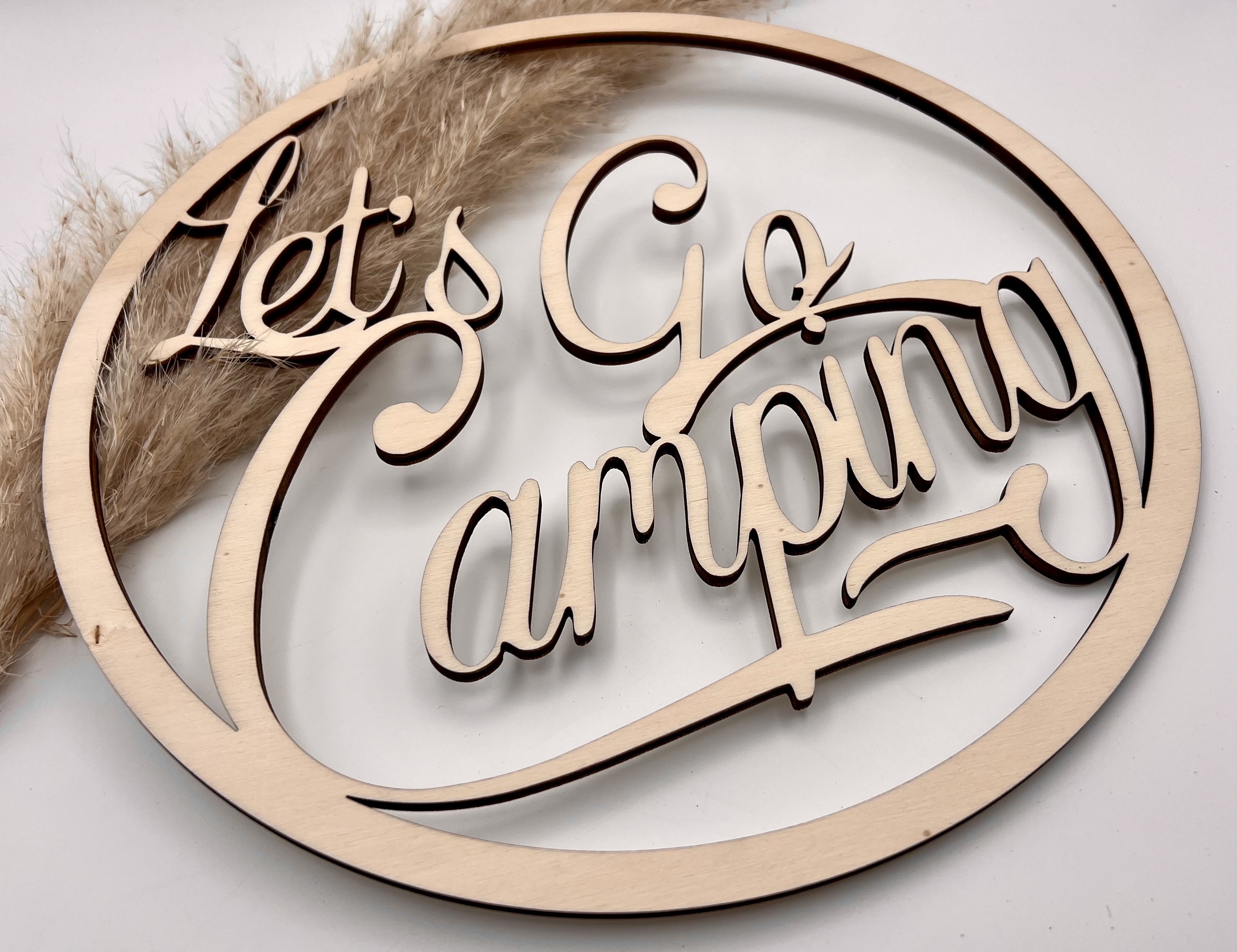 Holzkranz Lets Go Camping