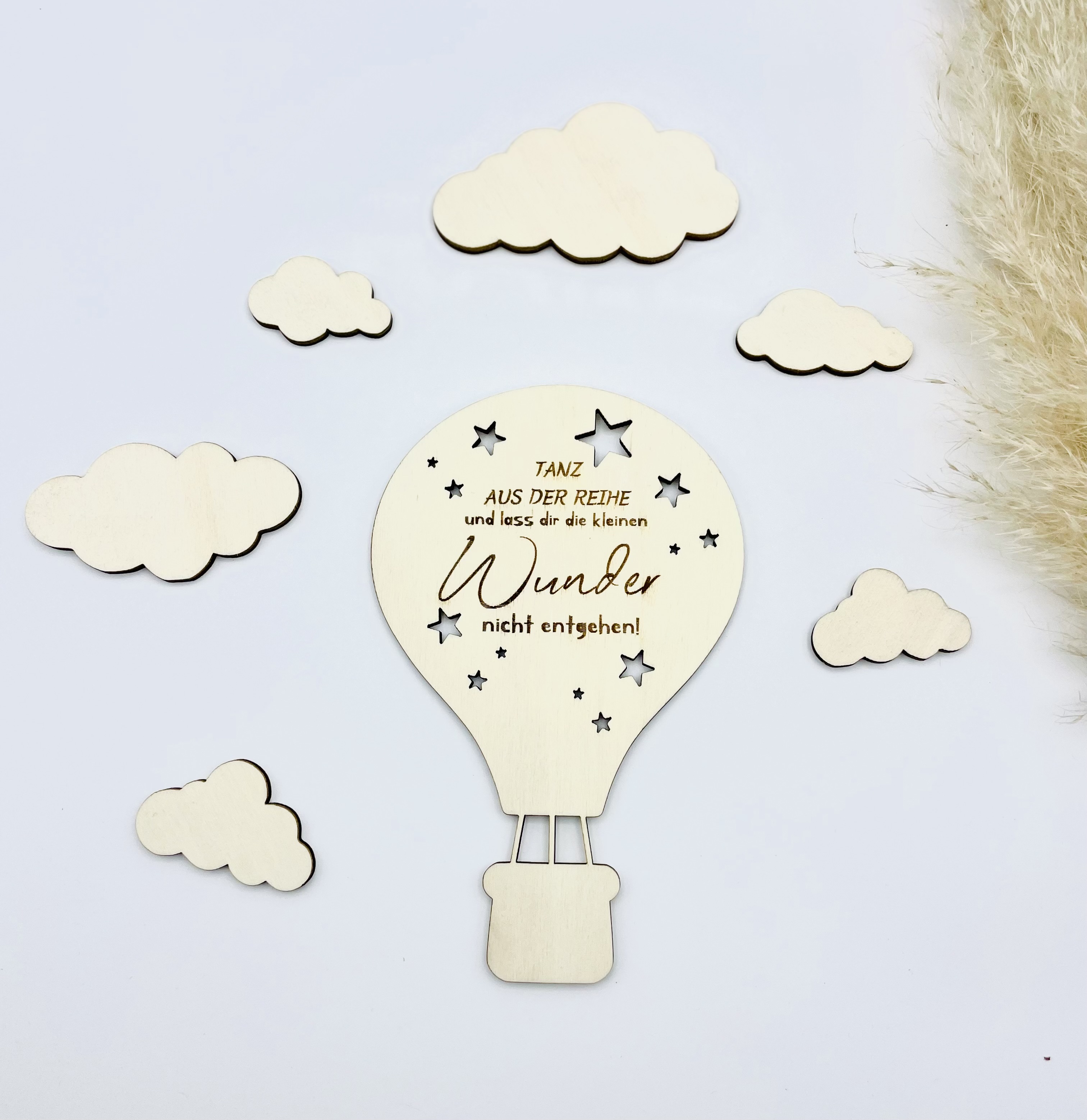 Heißluftballon mit Wolken Wanddeko