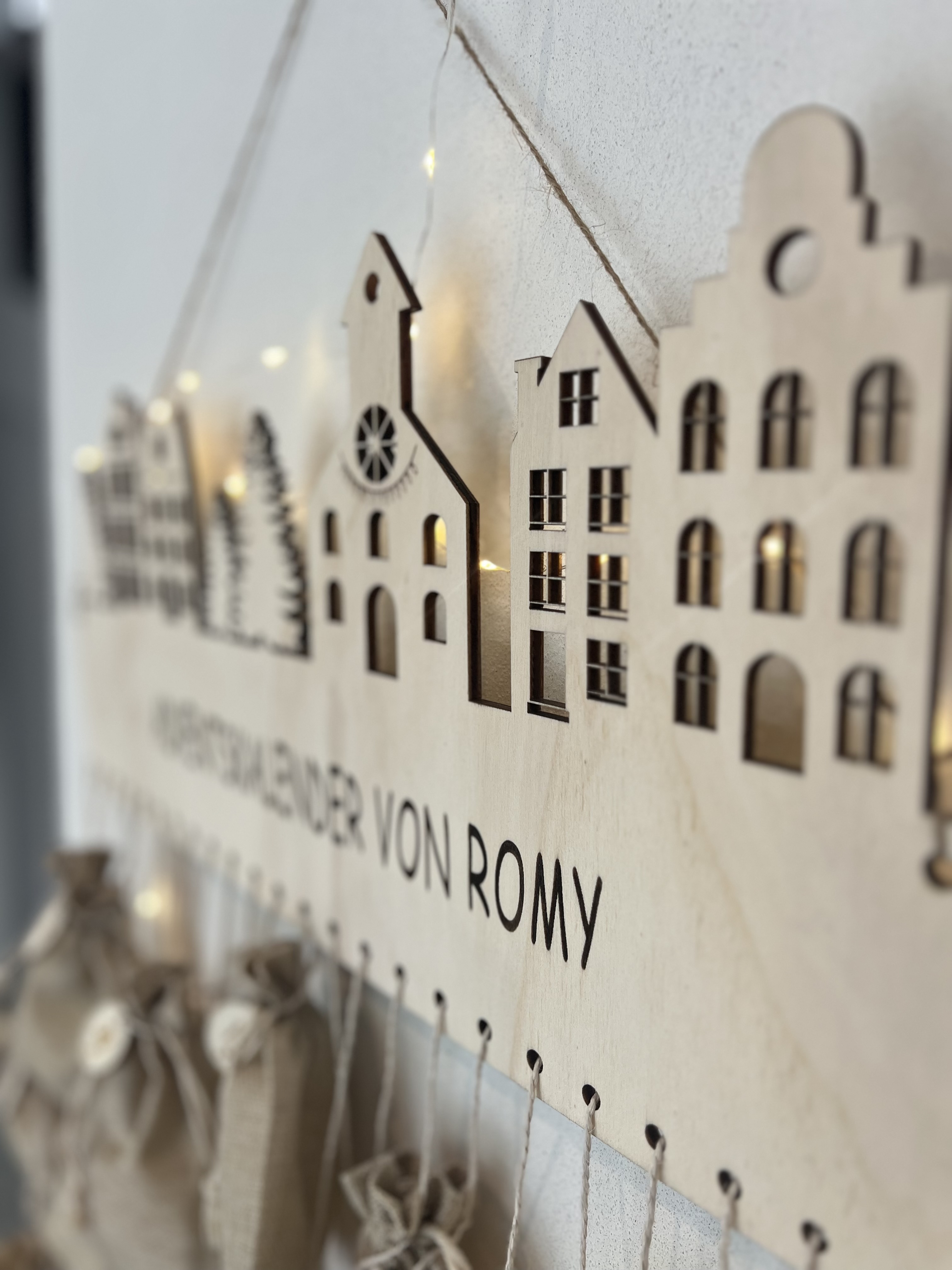 Adventskalender aus Holz personalisierbar